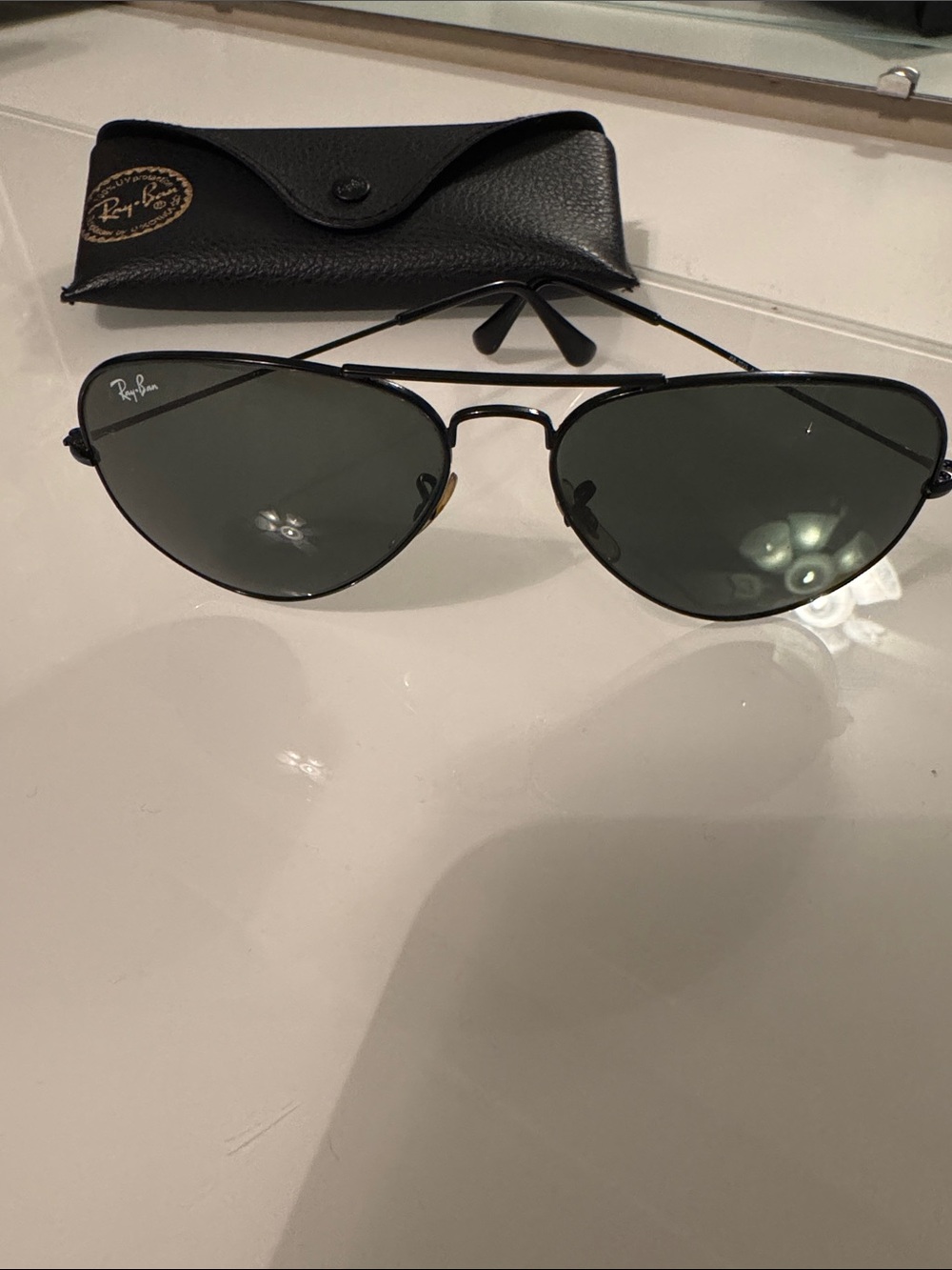 Ray-Ban Aviator Sunglasses in Black